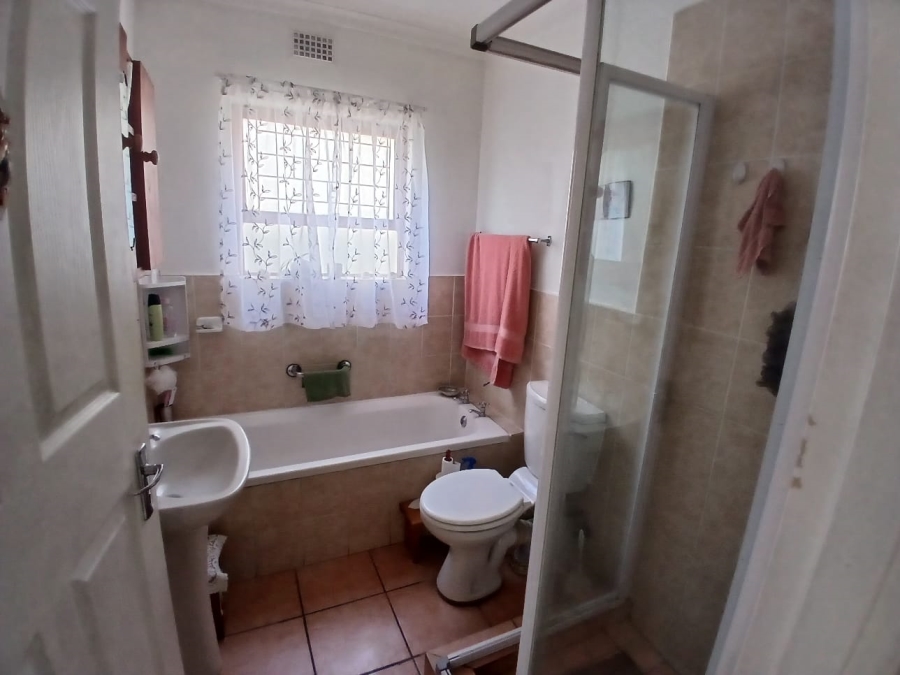 To Let 2 Bedroom Property for Rent in Guldenland Western Cape
